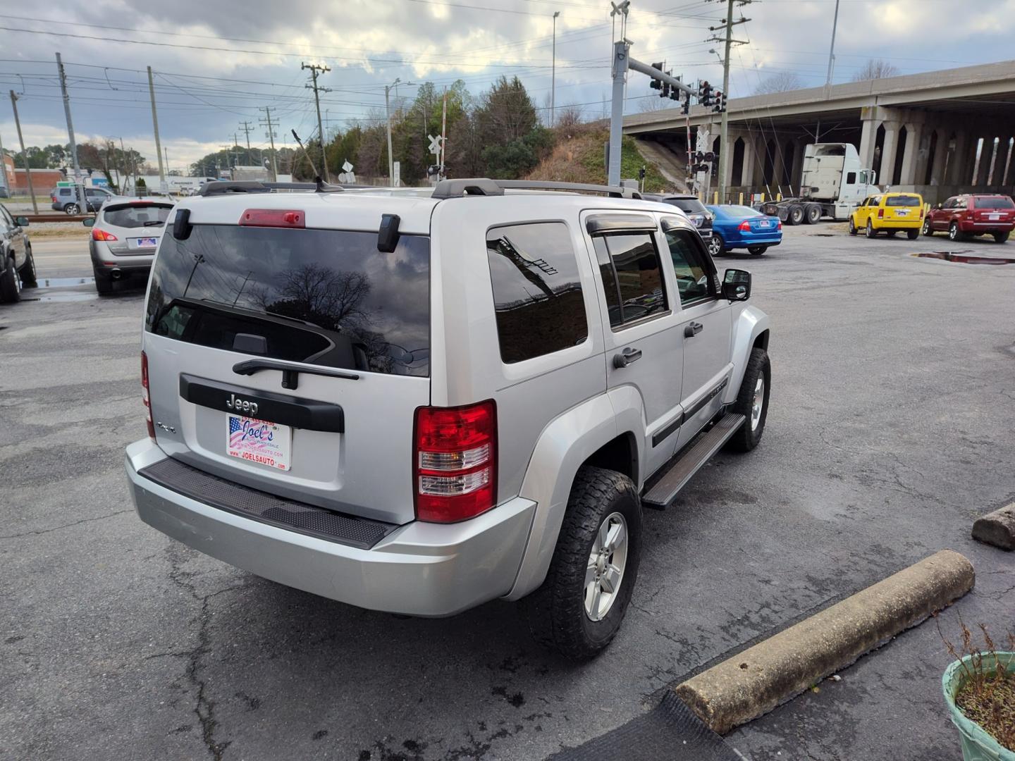 2011 Silver Jeep Liberty (1J4PN2GK1BW) , Automatic transmission, located at 5700 Curlew Drive, Norfolk, VA, 23502, (757) 455-6330, 36.841885, -76.209412 - Photo#13